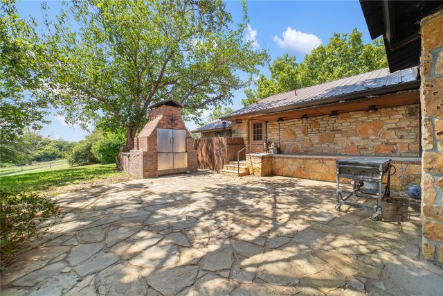 4075 W US Highway 190, San Saba, TX 76877