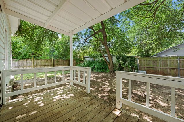 501 W 3rd Street, Cleburne, TX 76033