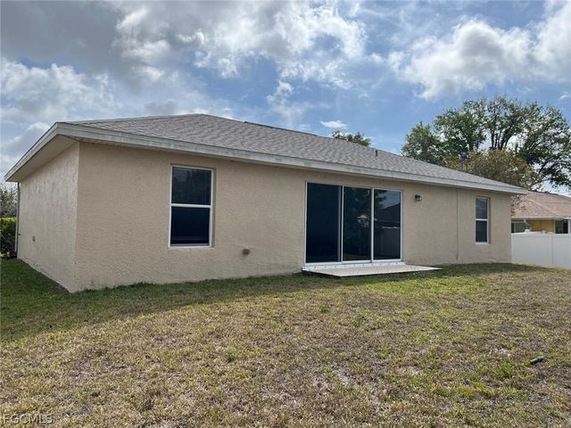 1808 SW 2nd PL, Cape Coral, FL 33991