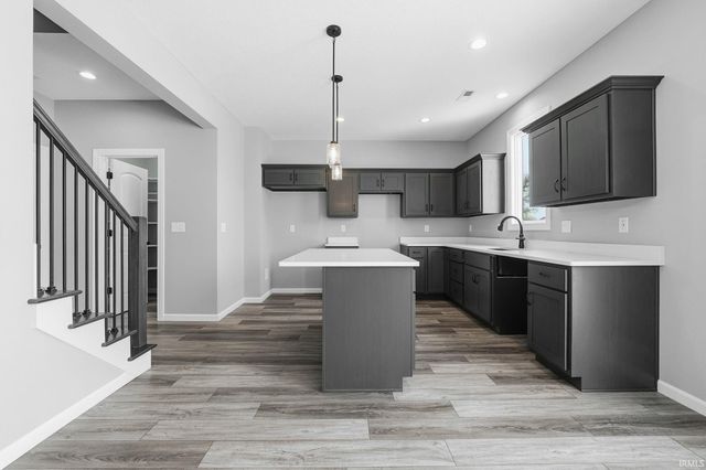 1414 Marsh Deer Run, Huntertown, IN 46748