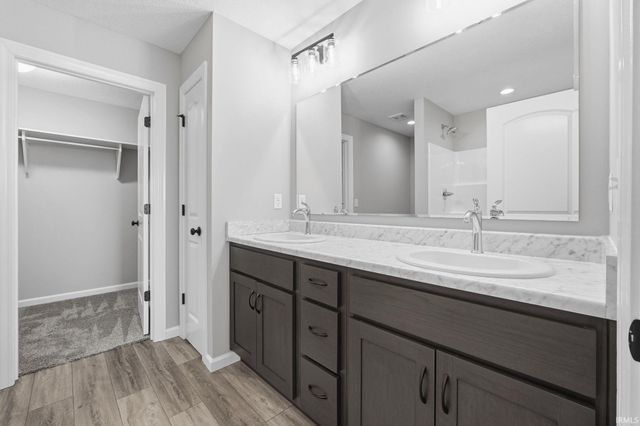 1414 Marsh Deer Run, Huntertown, IN 46748