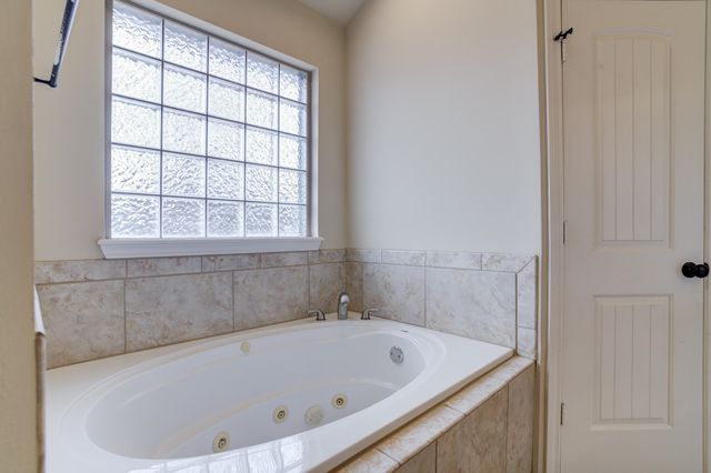 5914 95th Street, Lubbock, TX 79424