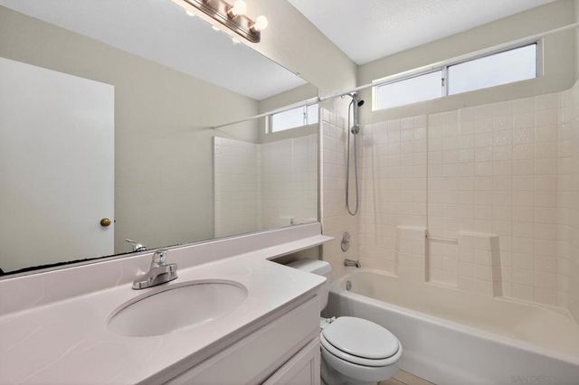 31850 Via Barraza, Temecula, CA 92592