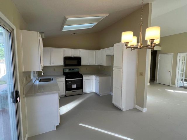 31850 Via Barraza, Temecula, CA 92592