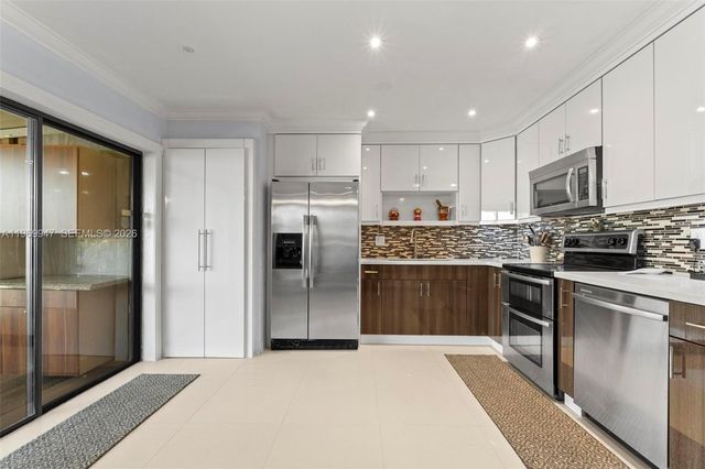 3370 Beau Rivage Dr B8, Pompano Beach, FL 33064