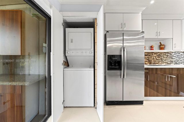 3370 Beau Rivage Dr B8, Pompano Beach, FL 33064