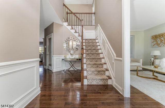 2 Elm Dr, Clinton Twp., NJ 08809