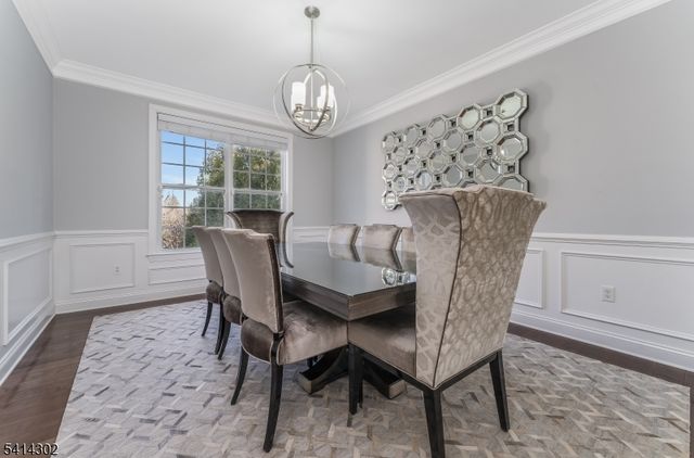 2 Elm Dr, Clinton Twp., NJ 08809