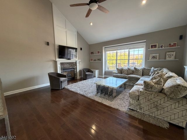 2 Elm Dr, Clinton Twp., NJ 08809