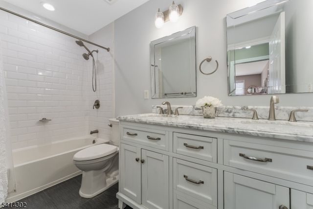 2 Elm Dr, Clinton Twp., NJ 08809