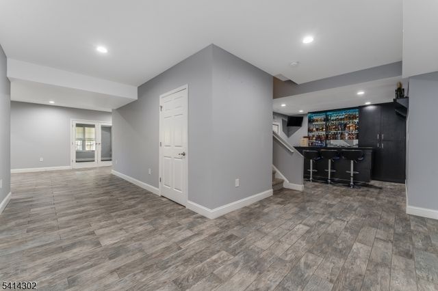 2 Elm Dr, Clinton Twp., NJ 08809