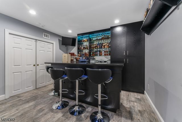 2 Elm Dr, Clinton Twp., NJ 08809