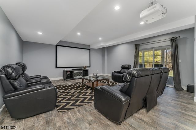 2 Elm Dr, Clinton Twp., NJ 08809