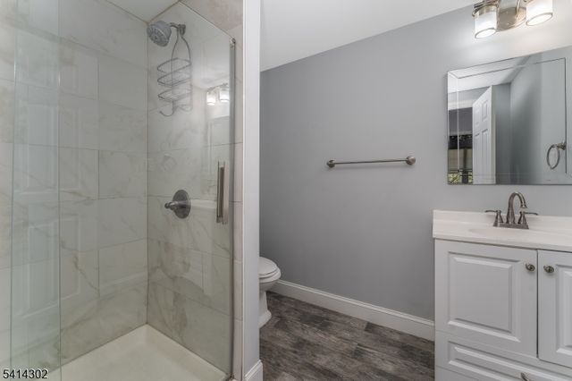 2 Elm Dr, Clinton Twp., NJ 08809