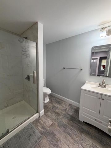 2 Elm Dr, Clinton Twp., NJ 08809