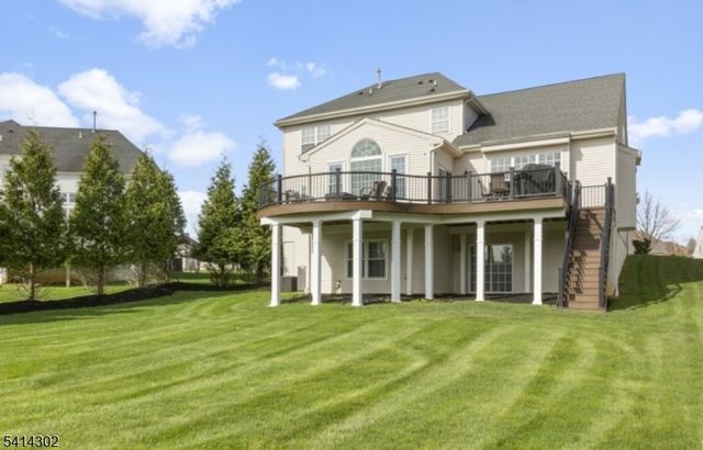 2 Elm Dr, Clinton Twp., NJ 08809