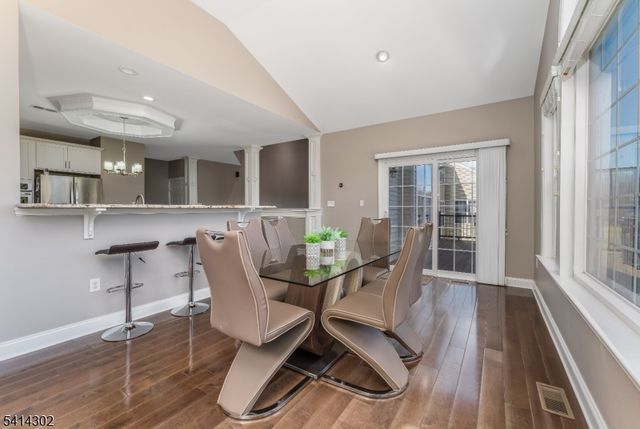 2 Elm Dr, Clinton Twp., NJ 08809