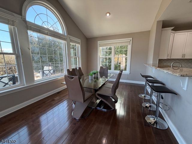2 Elm Dr, Clinton Twp., NJ 08809