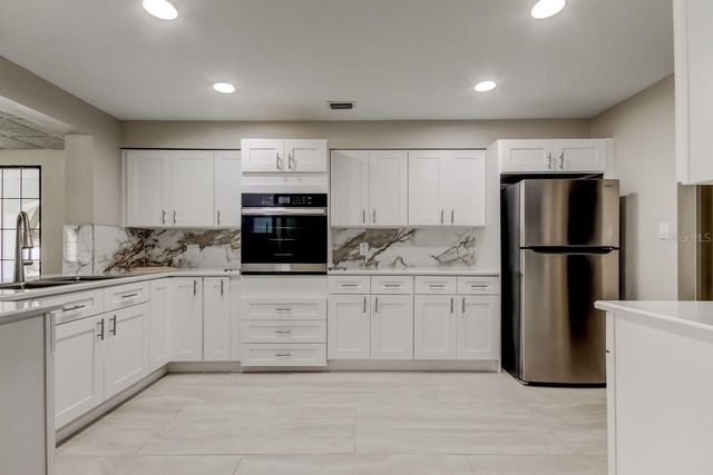 2333 FEATHER SOUND DRIVE B211, Clearwater, FL 33762