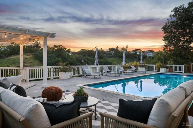 65 Valley View Ave, San Rafael, CA 94901