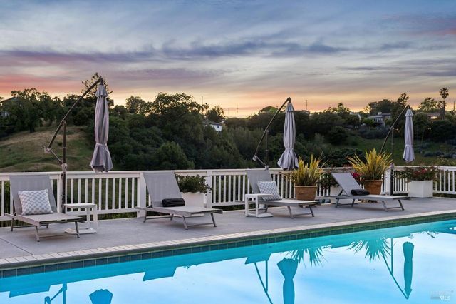 65 Valley View Ave, San Rafael, CA 94901