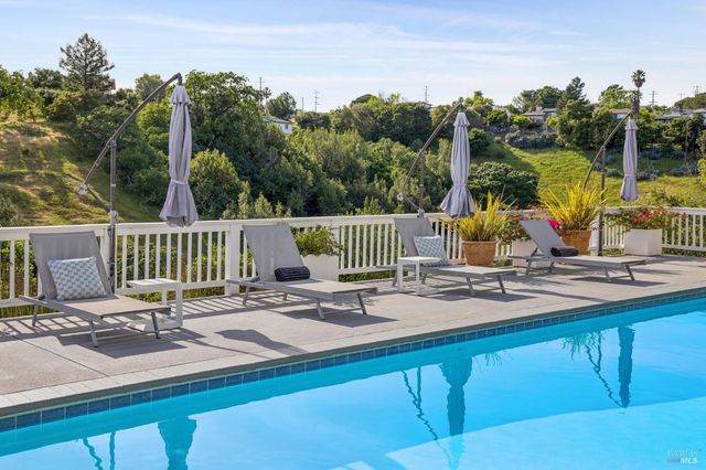 65 Valley View Ave, San Rafael, CA 94901