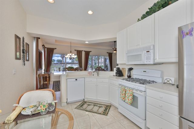 1049 REGAL MANOR WAY, Sun City Center, FL 33573