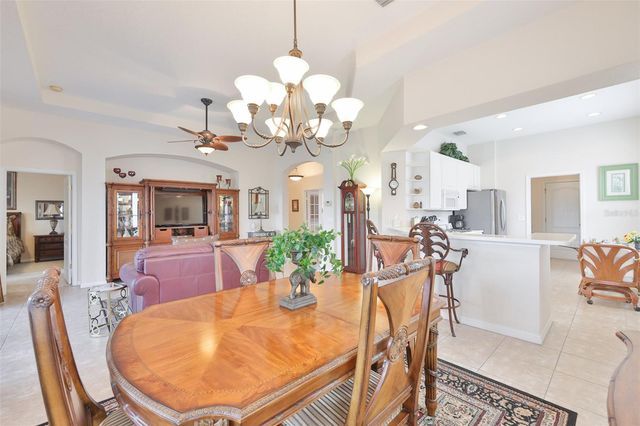 1049 REGAL MANOR WAY, Sun City Center, FL 33573