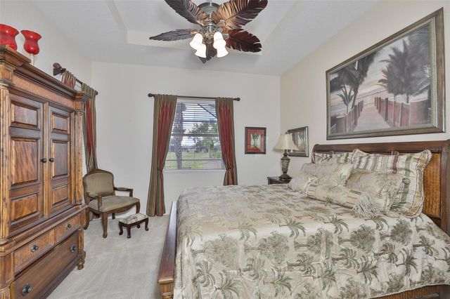 1049 REGAL MANOR WAY, Sun City Center, FL 33573