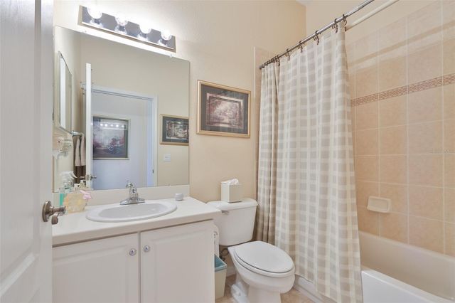 1049 REGAL MANOR WAY, Sun City Center, FL 33573