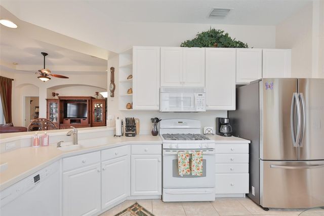 1049 REGAL MANOR WAY, Sun City Center, FL 33573