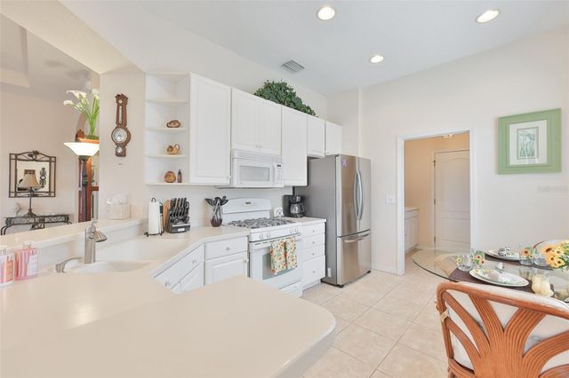 1049 REGAL MANOR WAY, Sun City Center, FL 33573