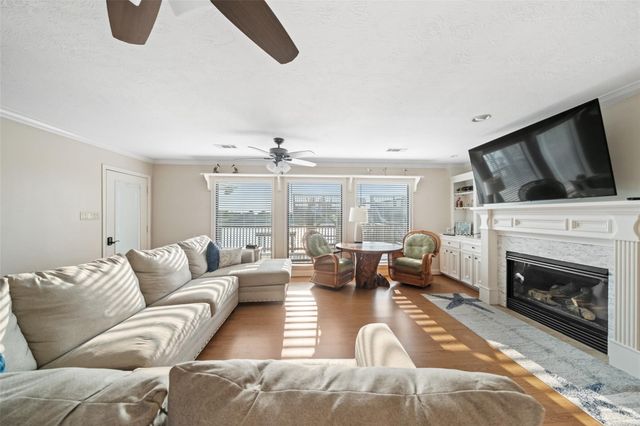 109 Fm-2031, Matagorda, TX 77457