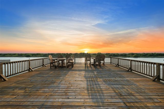 109 Fm-2031, Matagorda, TX 77457