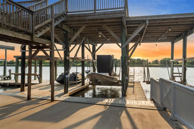 109 Fm-2031, Matagorda, TX 77457