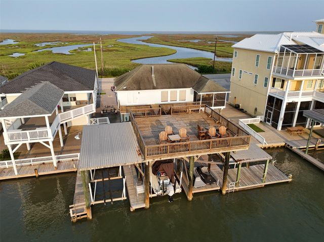 109 Fm-2031, Matagorda, TX 77457