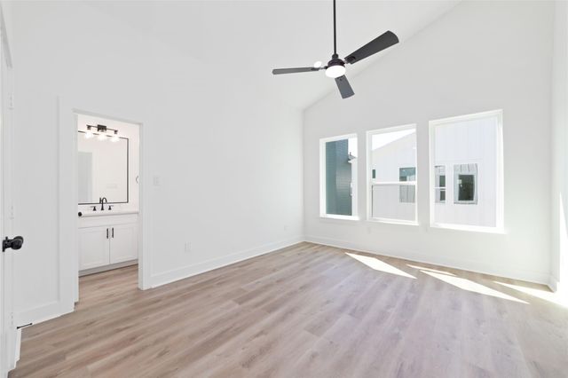 812 Elkhart Street E, Houston, TX 77091