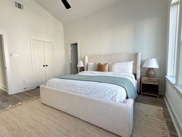 812 Elkhart Street E, Houston, TX 77091