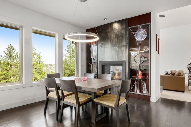 1517 E Wildflower Ln, Spokane, WA 99224