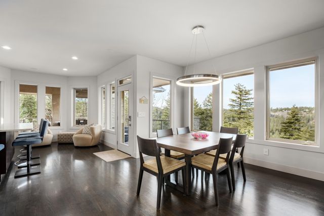 1517 E Wildflower Ln, Spokane, WA 99224