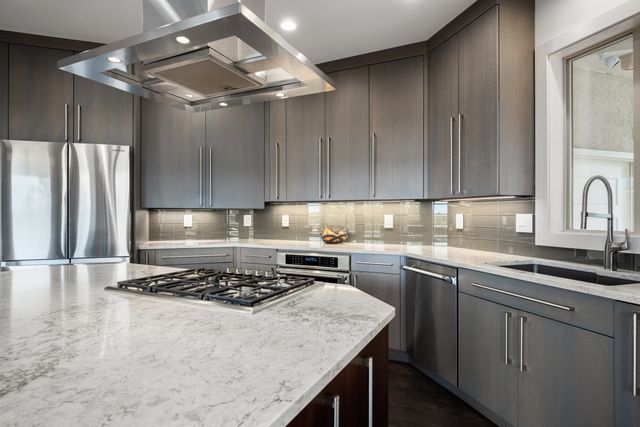 1517 E Wildflower Ln, Spokane, WA 99224