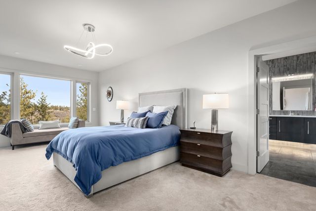 1517 E Wildflower Ln, Spokane, WA 99224