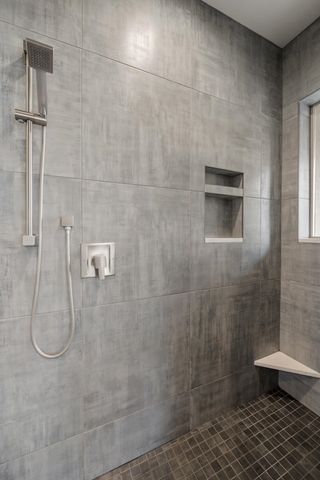 1517 E Wildflower Ln, Spokane, WA 99224