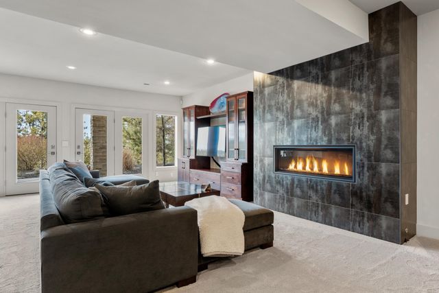 1517 E Wildflower Ln, Spokane, WA 99224