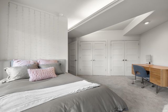 1517 E Wildflower Ln, Spokane, WA 99224