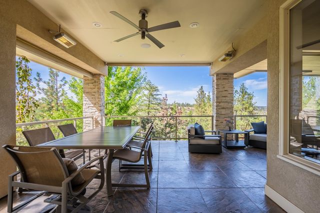 1517 E Wildflower Ln, Spokane, WA 99224