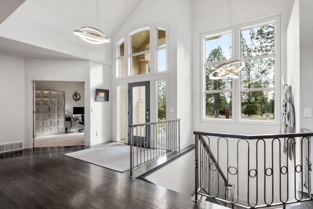 1517 E Wildflower Ln, Spokane, WA 99224