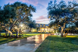 1945 Hoffmann, New Braunfels, TX 78132