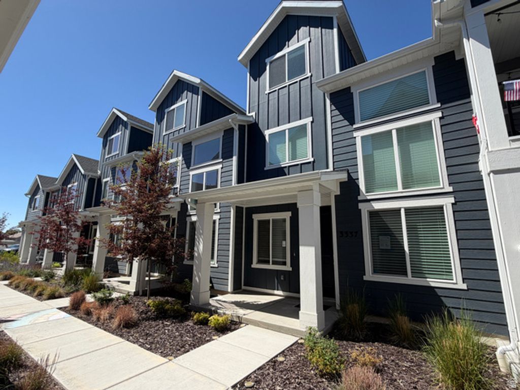 Image 2 of property listing at 3337 W 3745 S #4054, Ogden, UT 84401