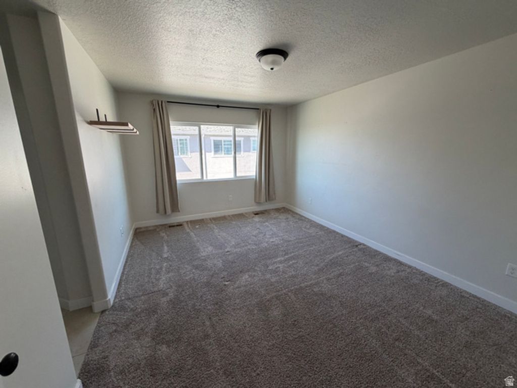 Image 13 of property listing at 3337 W 3745 S #4054, Ogden, UT 84401